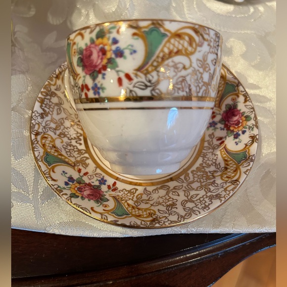 Vintage Palissy Pottery tea cup and saucer. Made in England. Bone china. - Picture 1 of 8